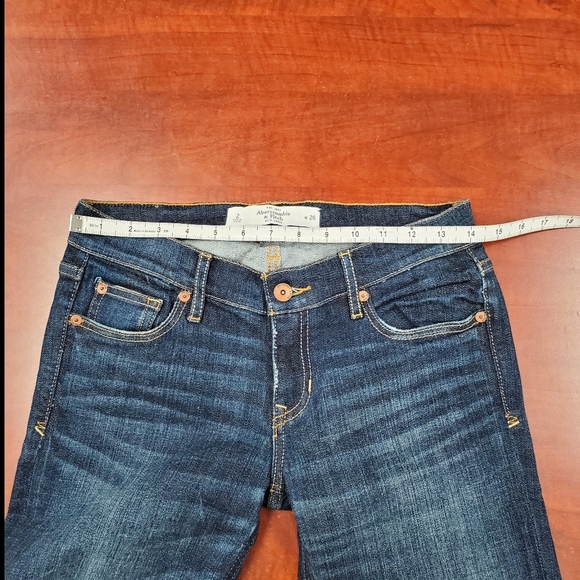 Abercrombie & Fitch Crop Jeans - Picture 7 of 7